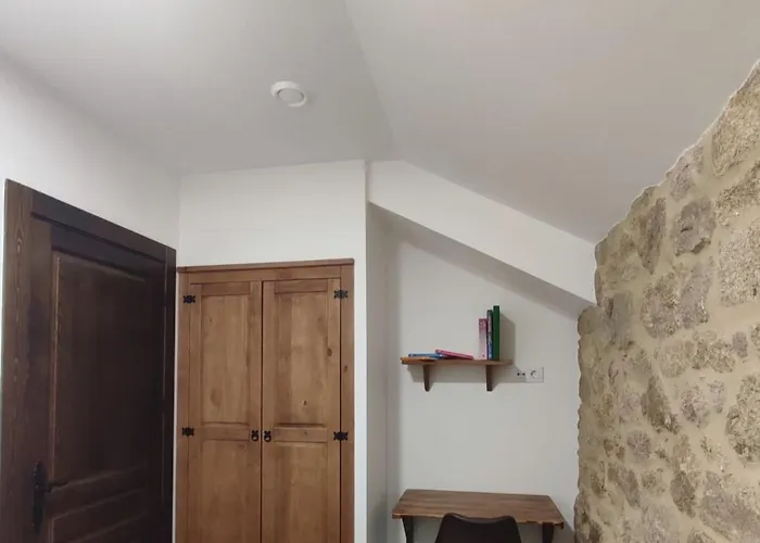 Casa Rustica O Abeiro * Понтеведра