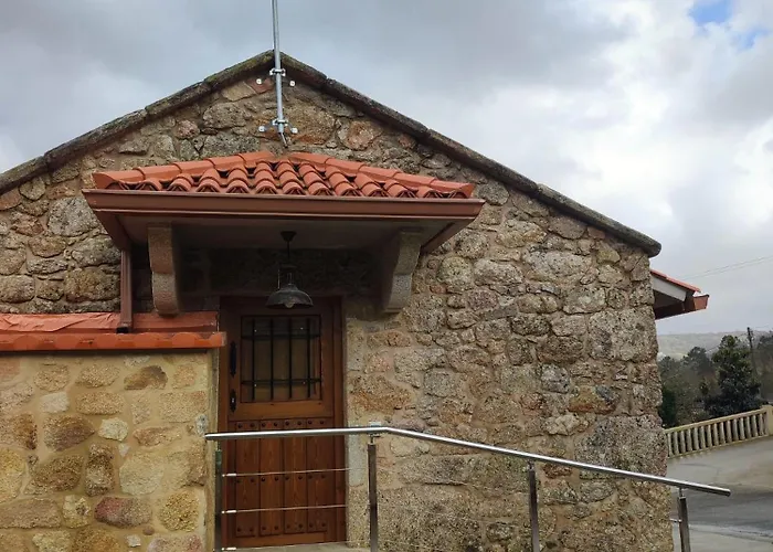 Casa Rustica O Abeiro * Понтеведра